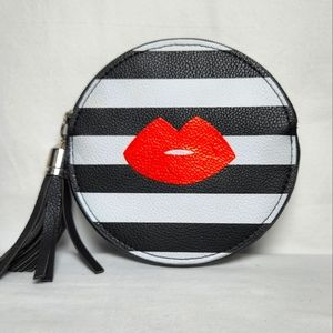 Black & White Lips Slim Circular Wallet Coin Purse